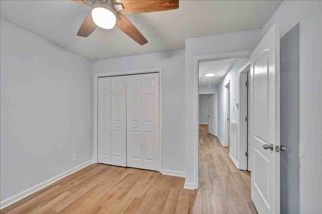 1189 Runnymede Ln - Photo 3 of 34