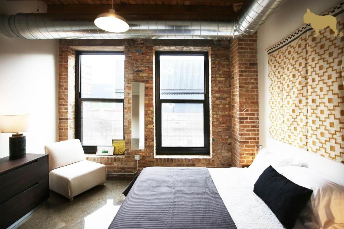 1439 W 15th St - Photo 3 of 5