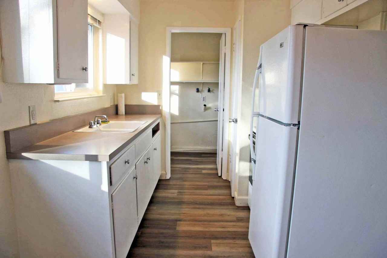 19130 Beauchamp Dr - Photo 4 of 12