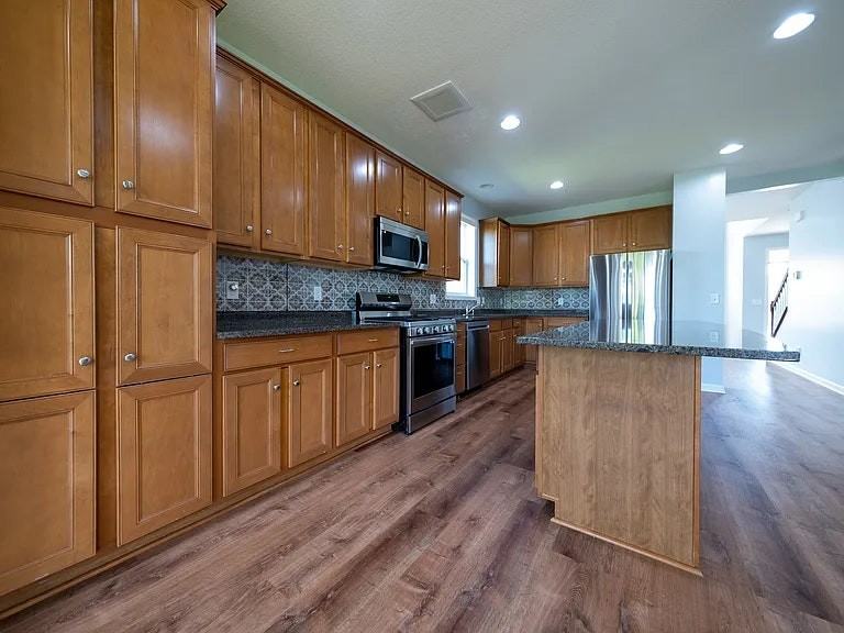 4650 Yellowstone Lane North - Photo 4 of 19