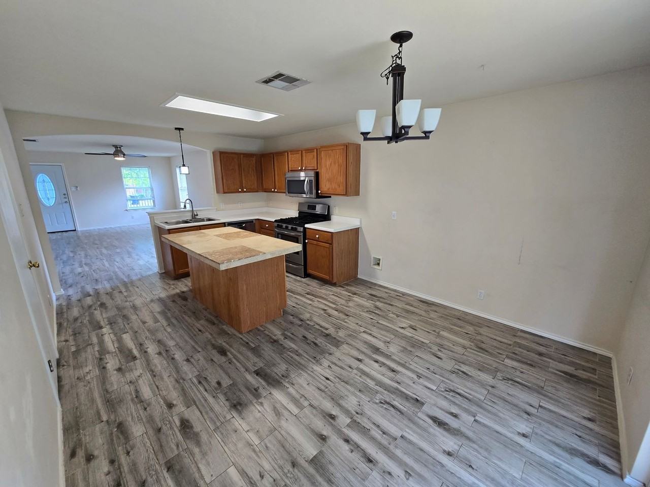 2011 Garrison Dr - Photo 6 of 14