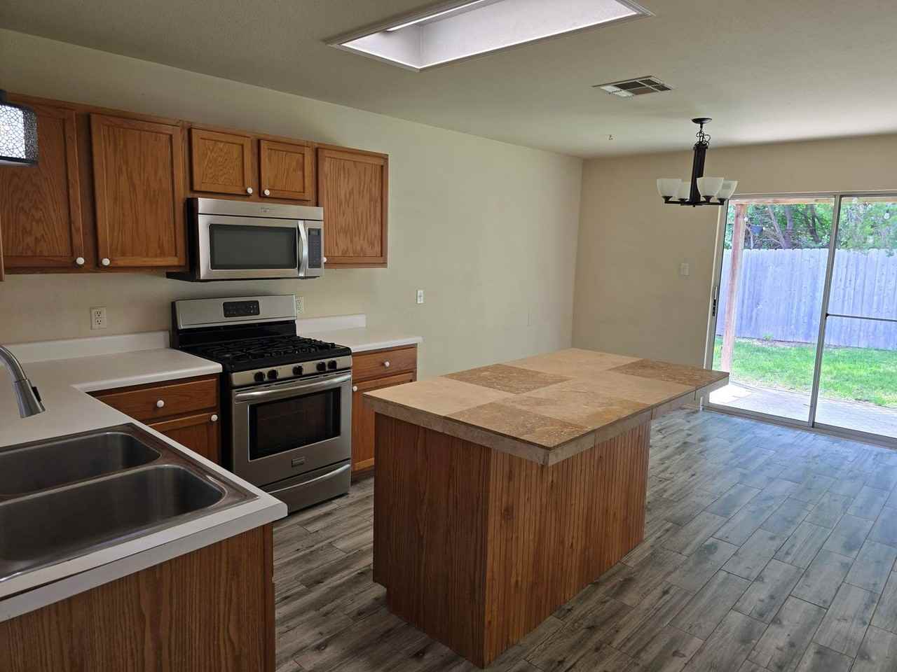 2011 Garrison Dr - Photo 7 of 14