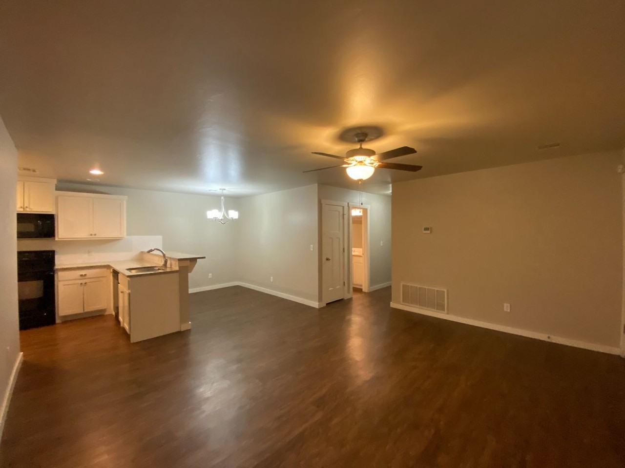 737 Sw 13th St - Photo 3 of 35