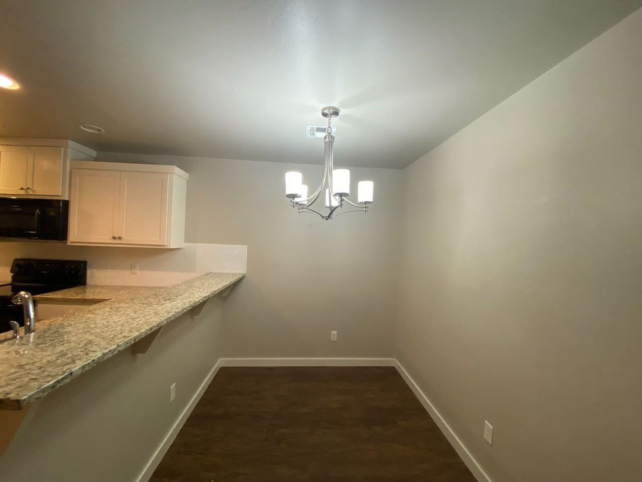 737 Sw 13th St - Photo 5 of 35