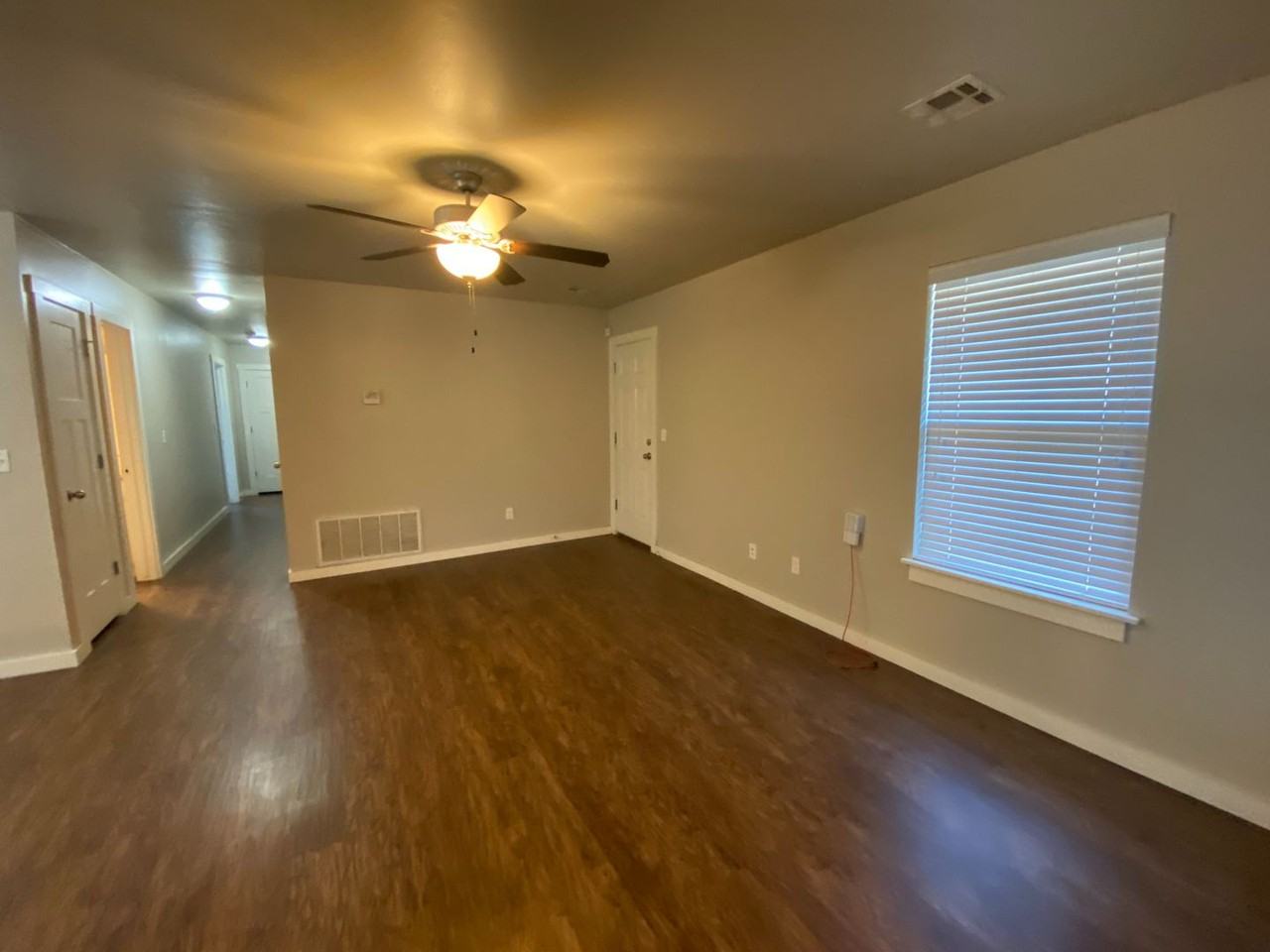 737 Sw 13th St - Photo 2 of 35