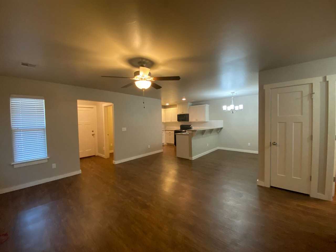 737 Sw 13th St - Photo 4 of 35