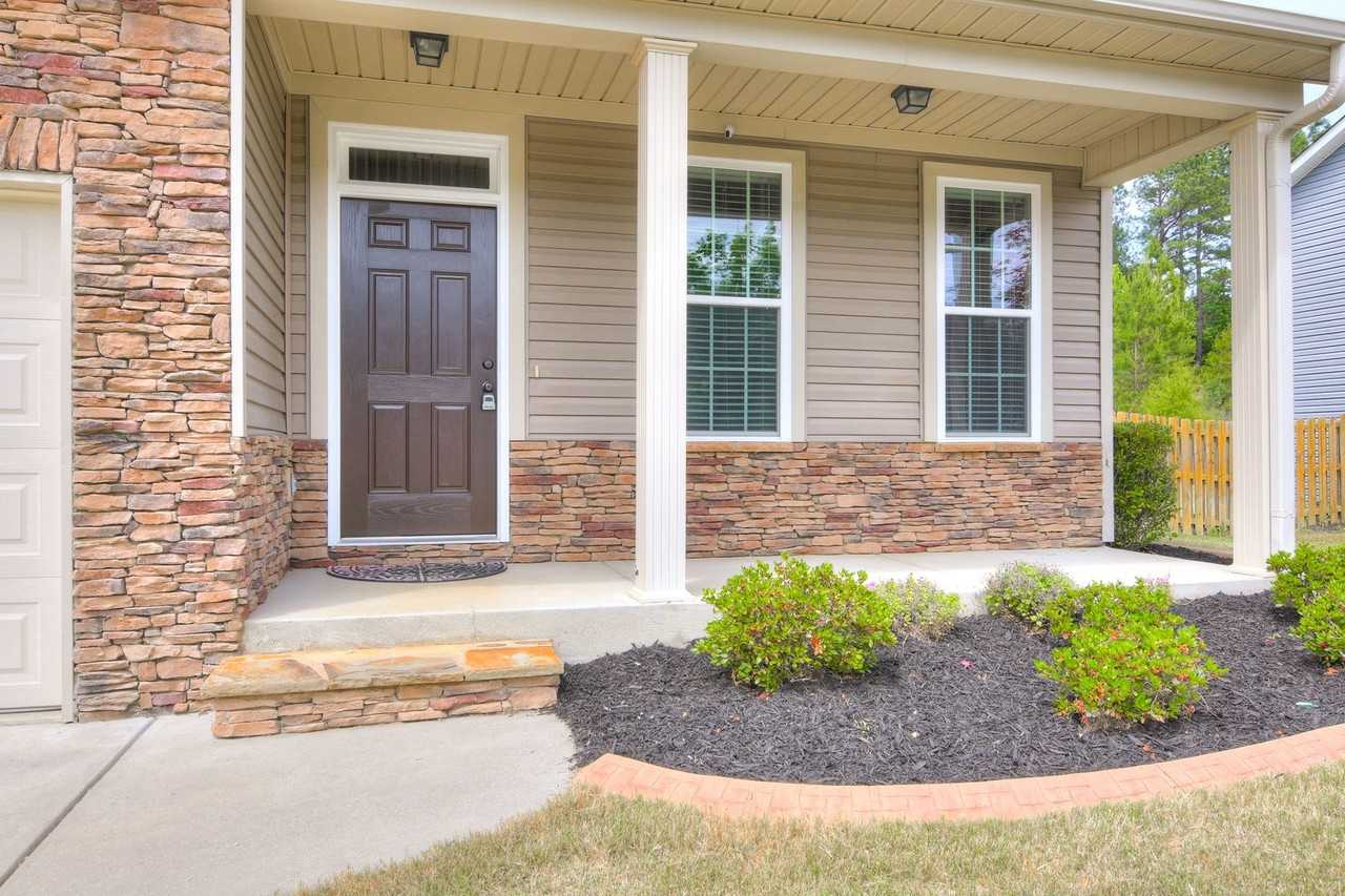 1031 Lancaster Way - Photo 4 of 41