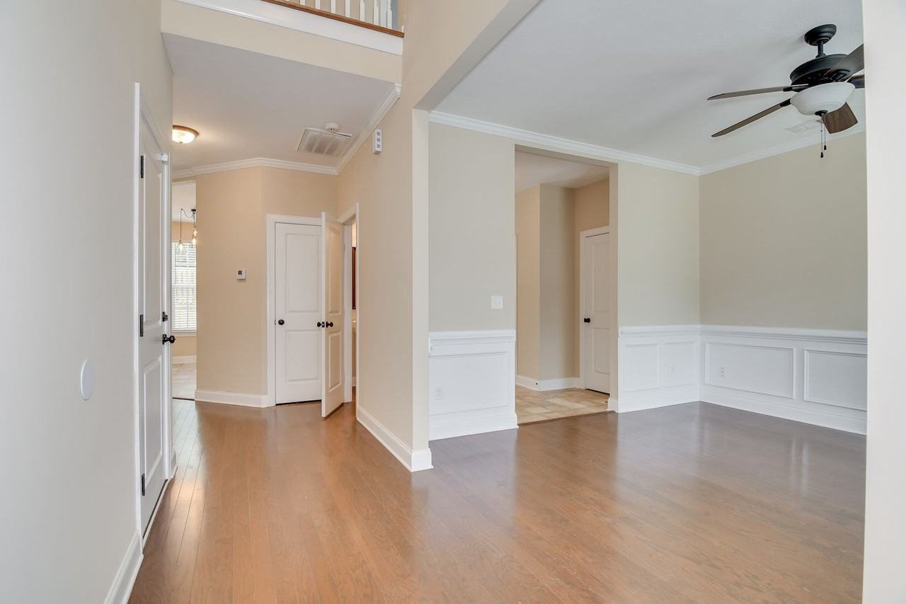 1031 Lancaster Way - Photo 6 of 41