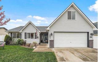 featured image of 2693 W Beth Loop