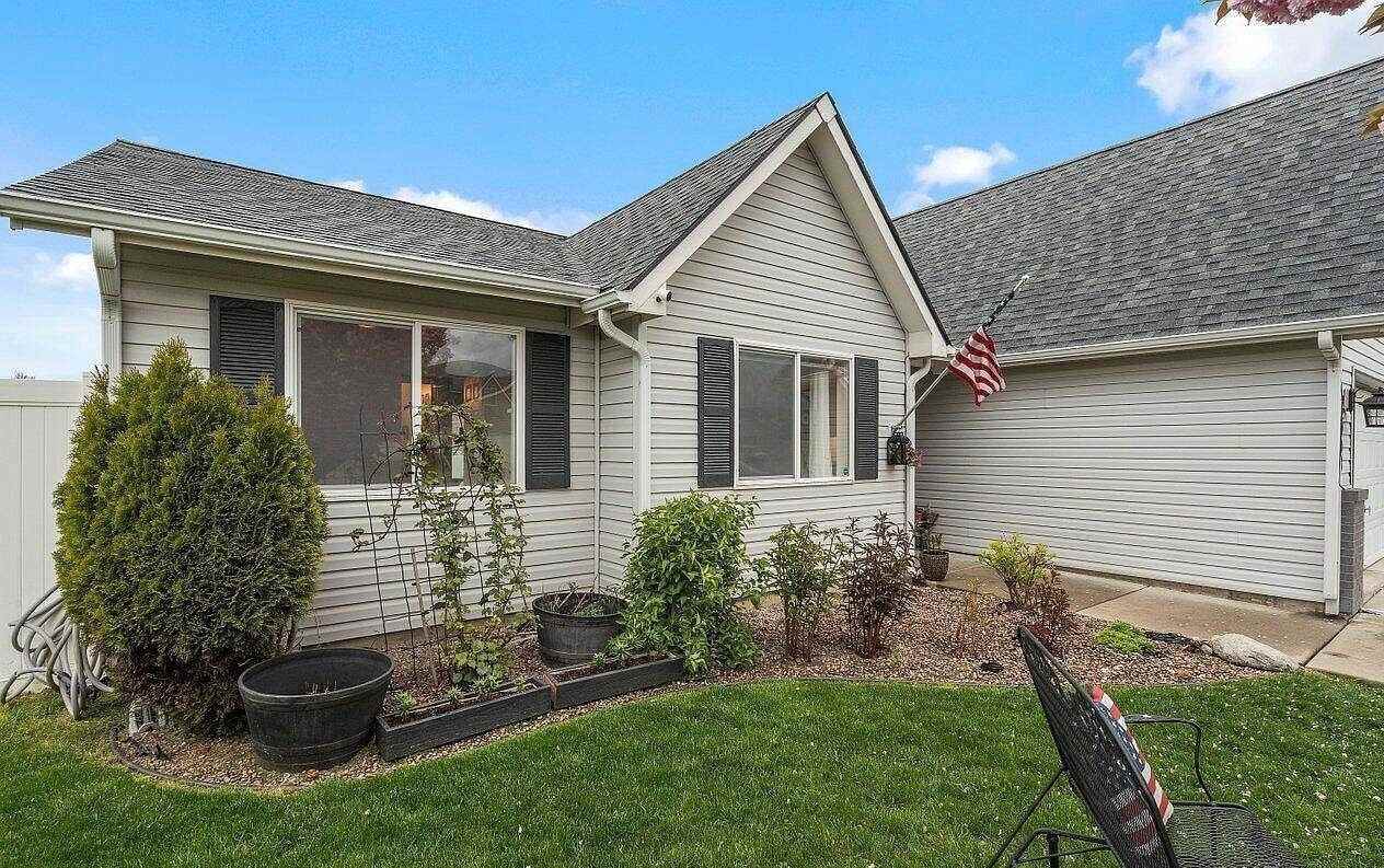 2693 West Beth Loop - Photo 3 of 13