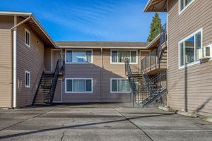featured image of 6521 6521 - 6539 N Albina Ave