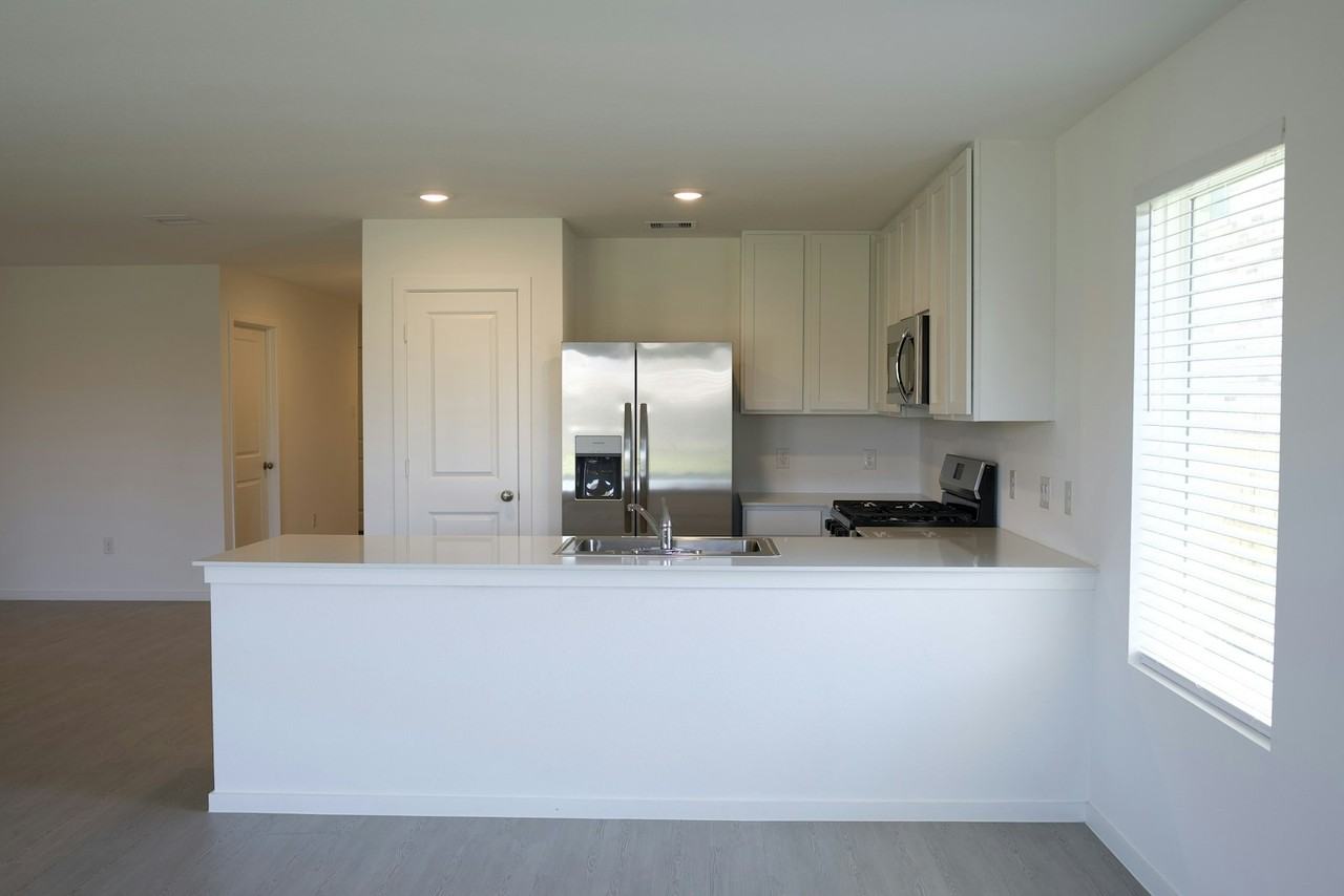 26614 Pampas Grass Ln - Photo 2 of 19