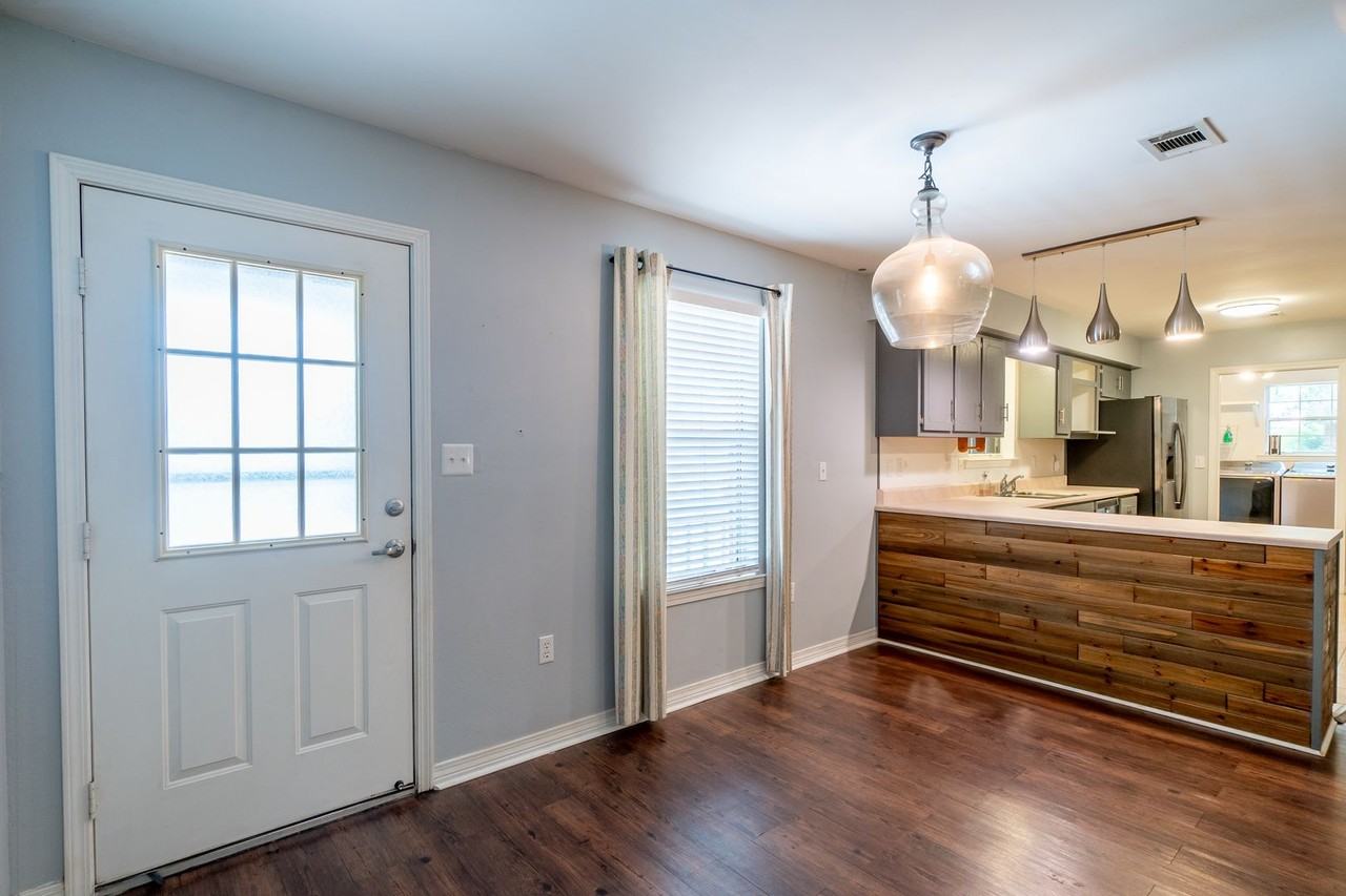 2823 Lake Silver Rd - Photo 6 of 43