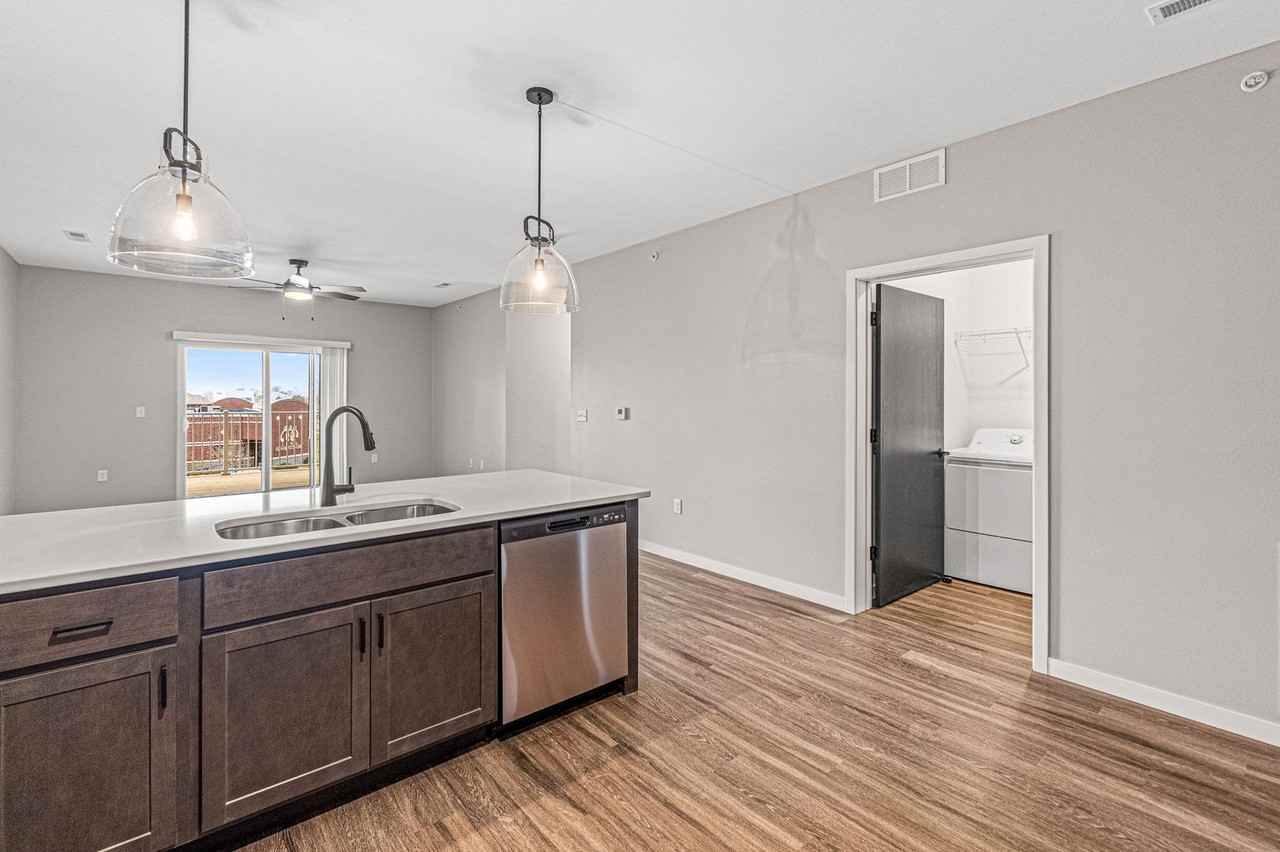 Madison Ave Condos - Photo 6 of 45