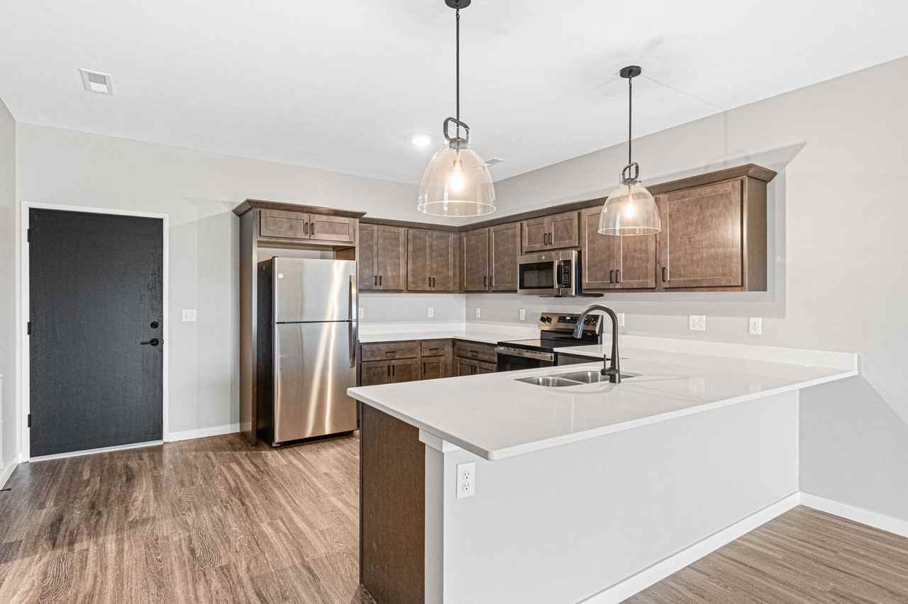 Madison Ave Condos - Photo 7 of 45