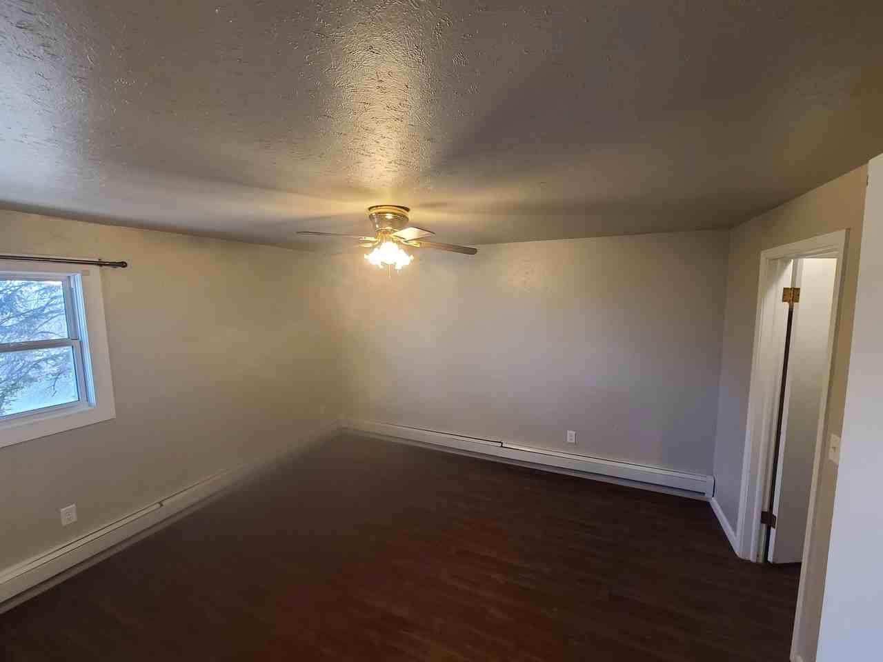 1204 9th St Nw #B - Photo 4 of 11