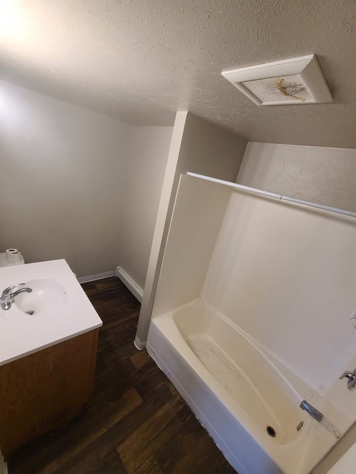 1204 9th St Nw #B - Photo 6 of 11