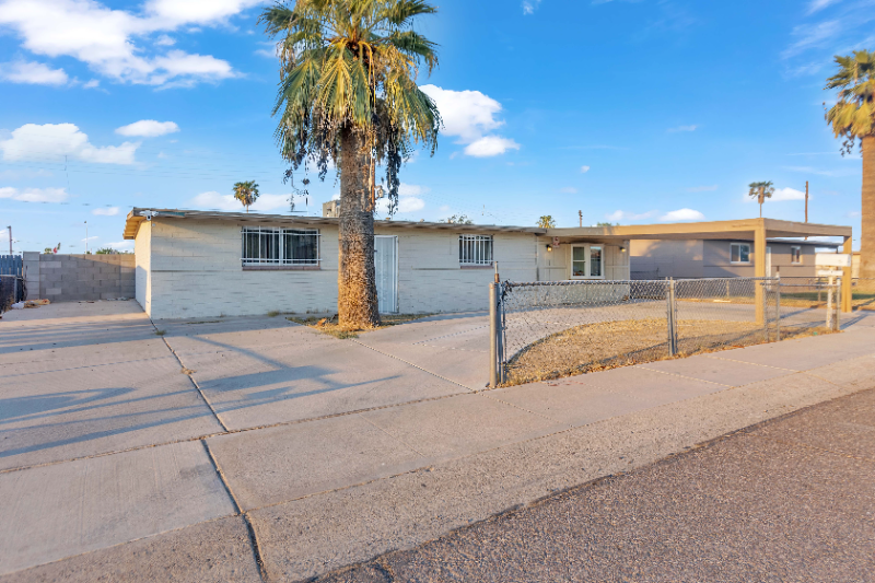 1908 E Lynne Ln #B - Photo 2 of 12