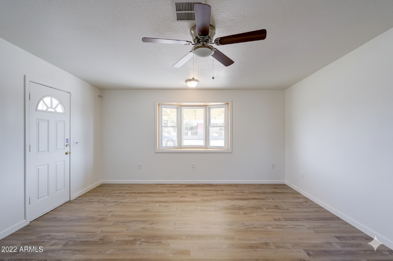 1908 E Lynne Ln #B - Photo 4 of 12