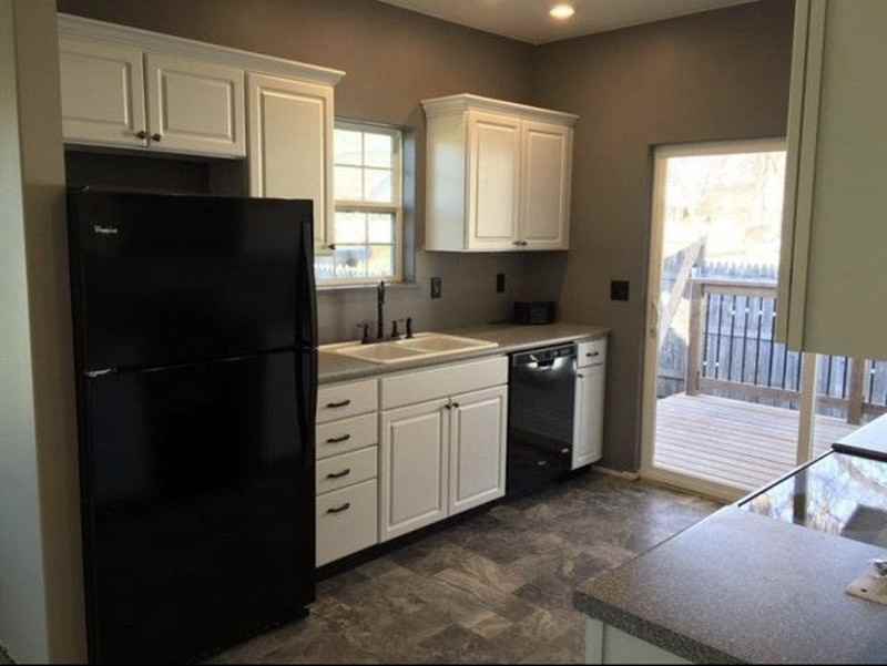 700 S Linn St - Photo 2 of 7