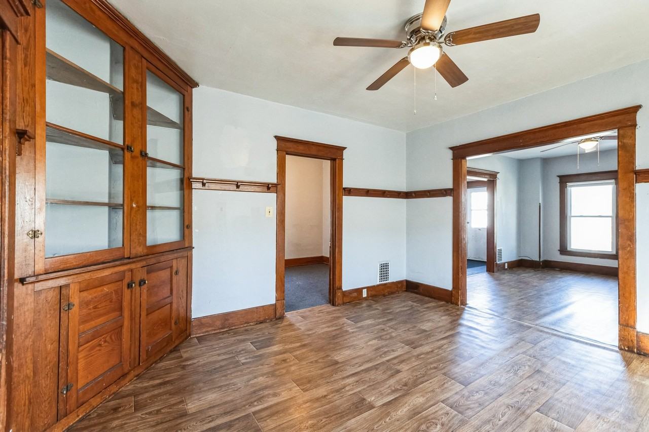 159 Royal Ave - Photo 4 of 8