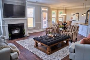 featured image of 718 Porter Ln