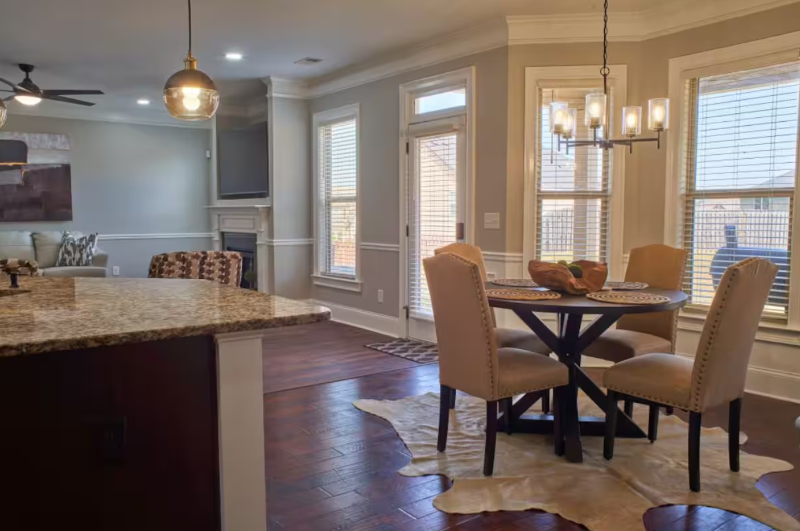 718 Porter Ln - Photo 3 of 20