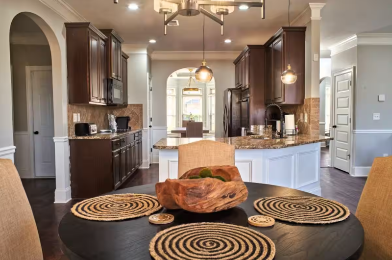 718 Porter Ln - Photo 6 of 20