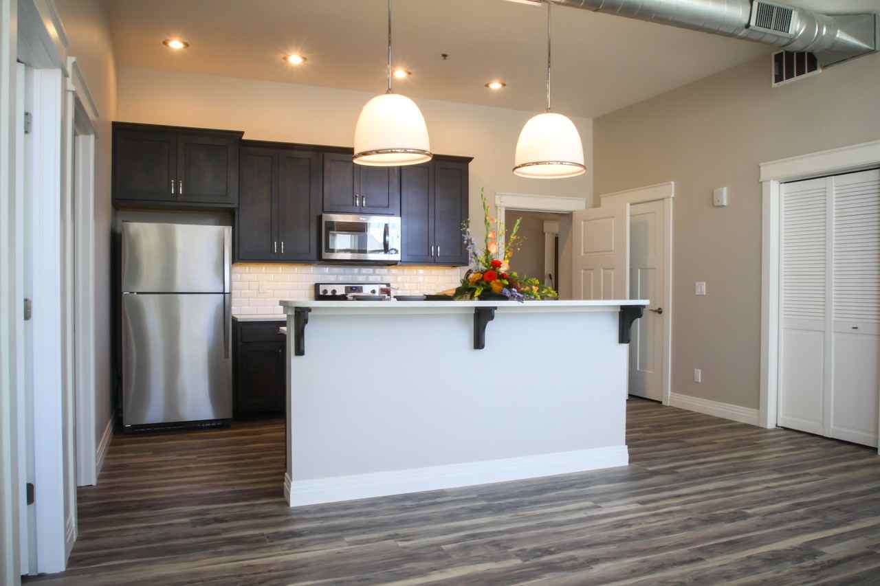 218 E 7th St #103 - Photo 2 of 6