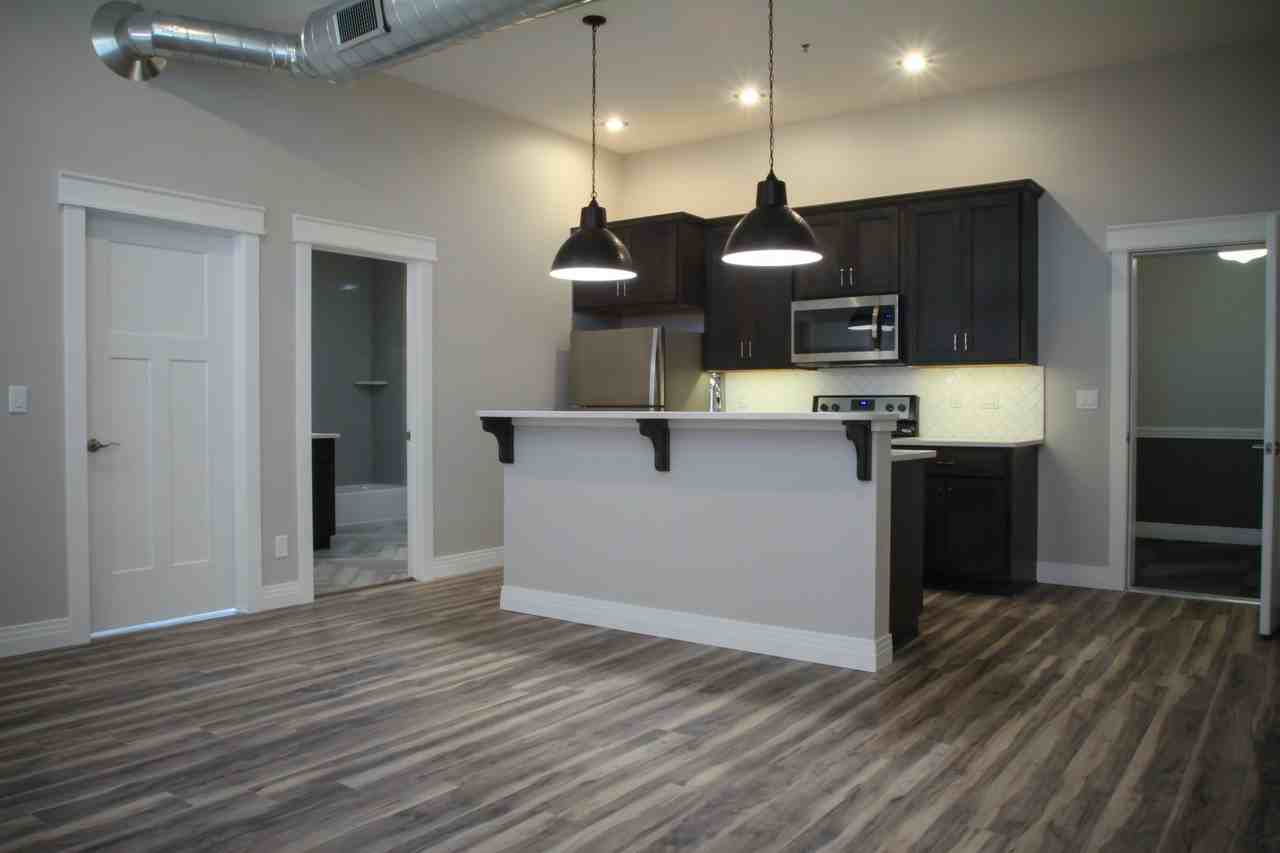 218 E 7th St #103 - Photo 4 of 6