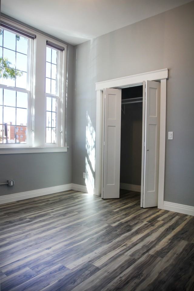 218 E 7th St #103 - Photo 5 of 6