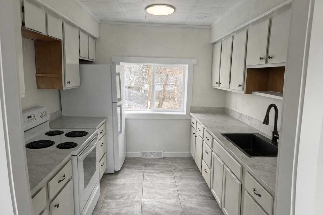 716 W Bell Ave #B - Photo 3 of 14