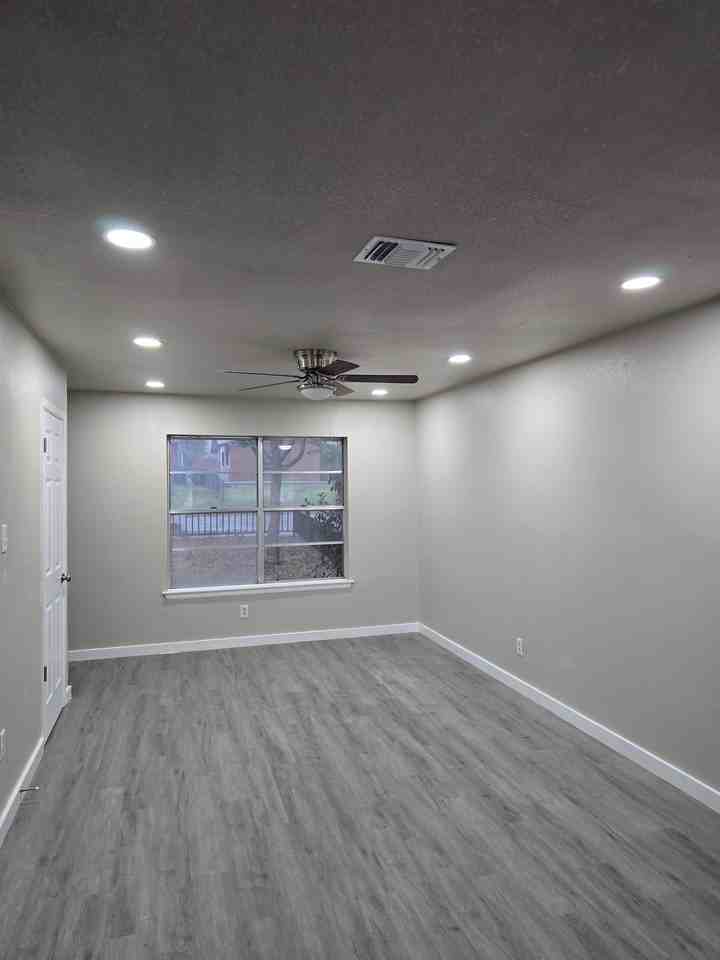 5139 Grovehill St - Photo 2 of 11