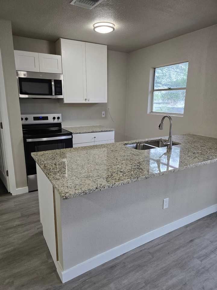 5139 Grovehill St - Photo 3 of 11