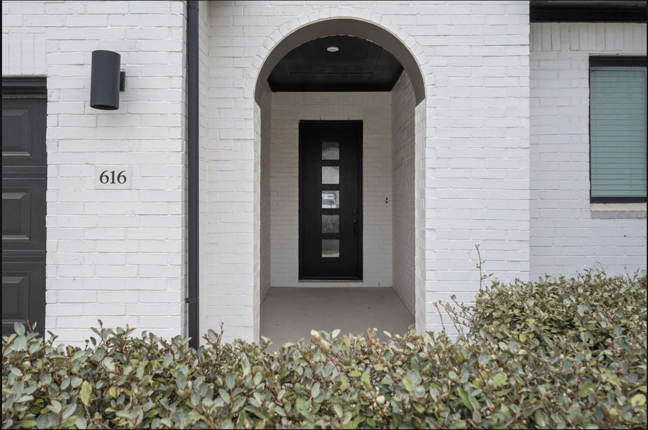 616 Hallwood Dr - Photo 2 of 20