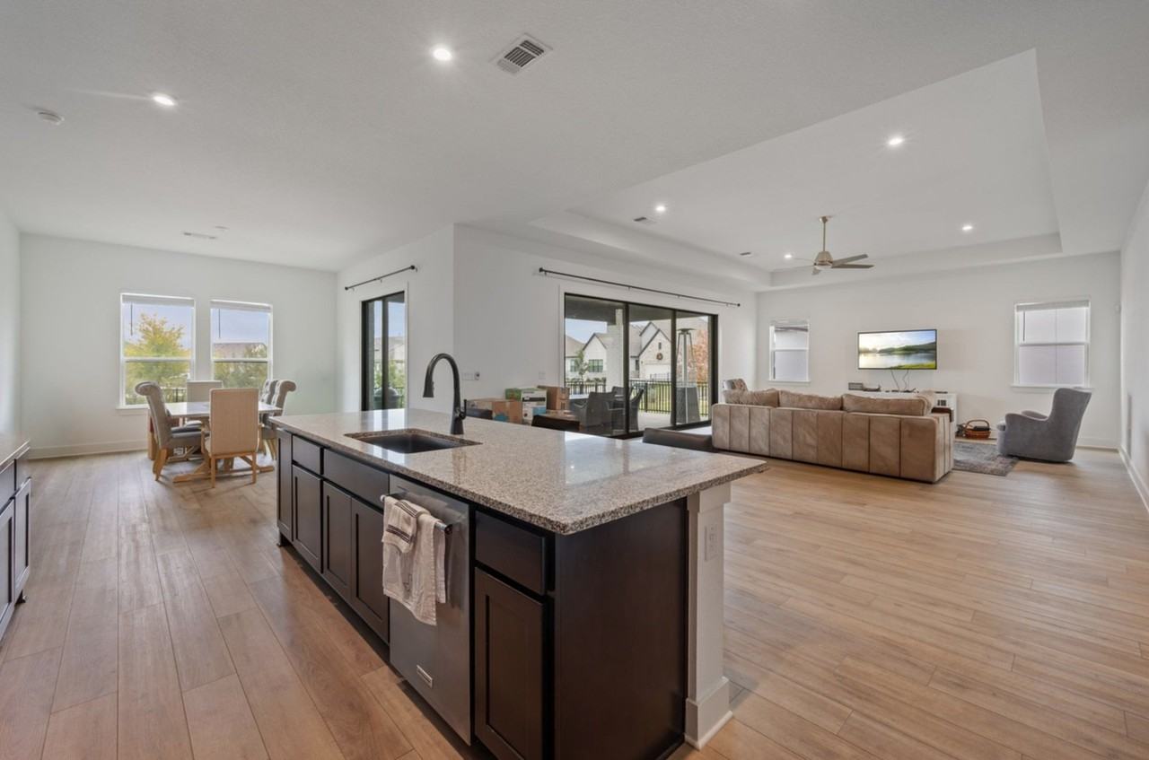 616 Hallwood Dr - Photo 4 of 20