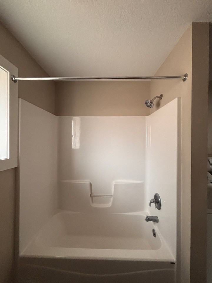 84 Curtice St E - Photo 5 of 7