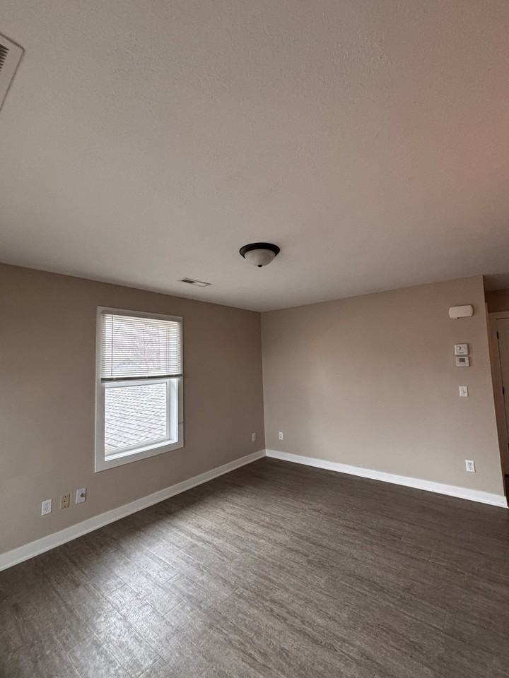 84 Curtice St E - Photo 7 of 7