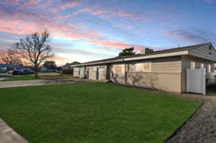 604 W Crest Dr - Photo 1 of 1
