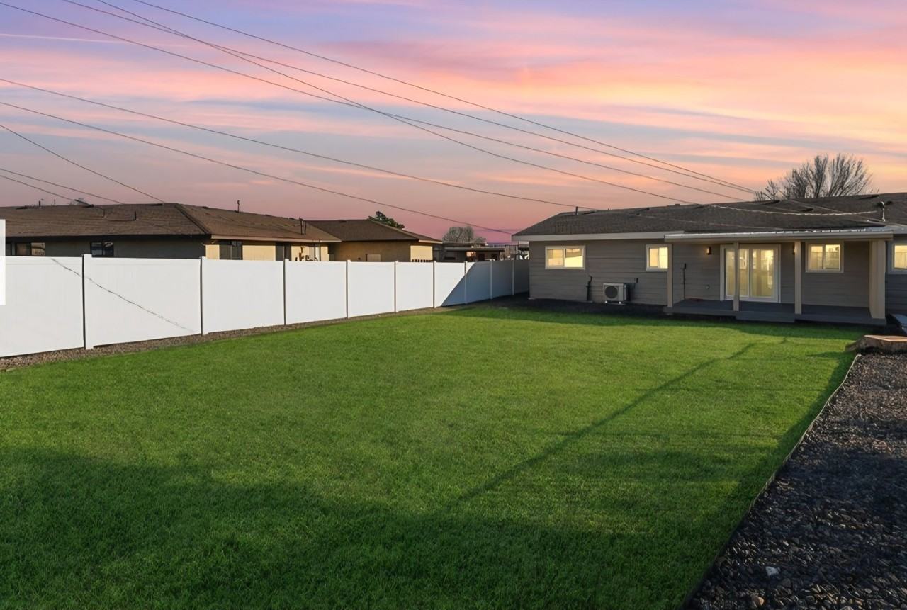 604 W Crest Dr - Photo 4 of 18