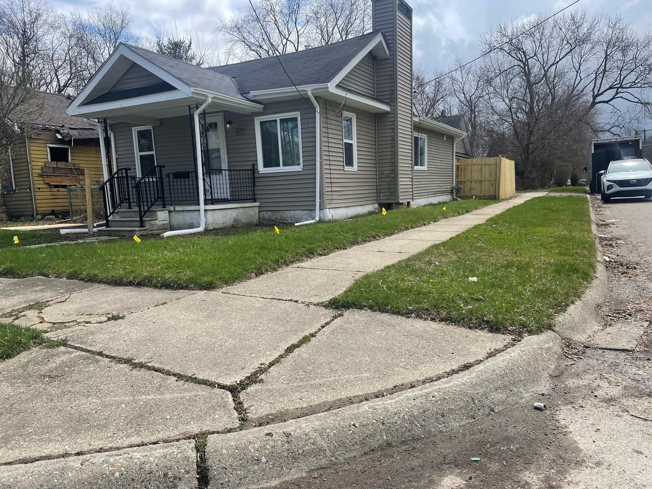 1129 Huron St - Photo 2 of 15