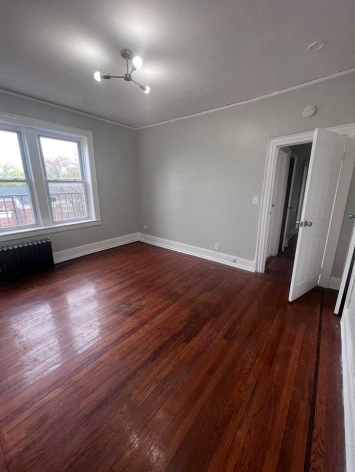 386 Stuyvesant Ave #1 - Photo 3 of 6