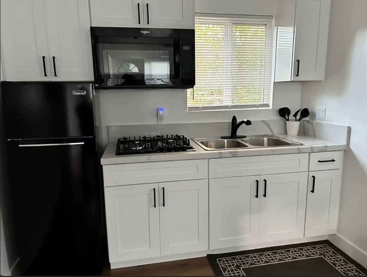 1107 E 102nd St - Photo 2 of 3