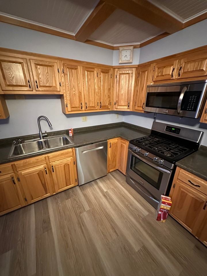 6 Oakwood Ln - Photo 4 of 20