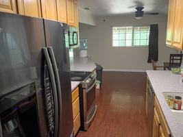 featured image of 10512 Glenview Way