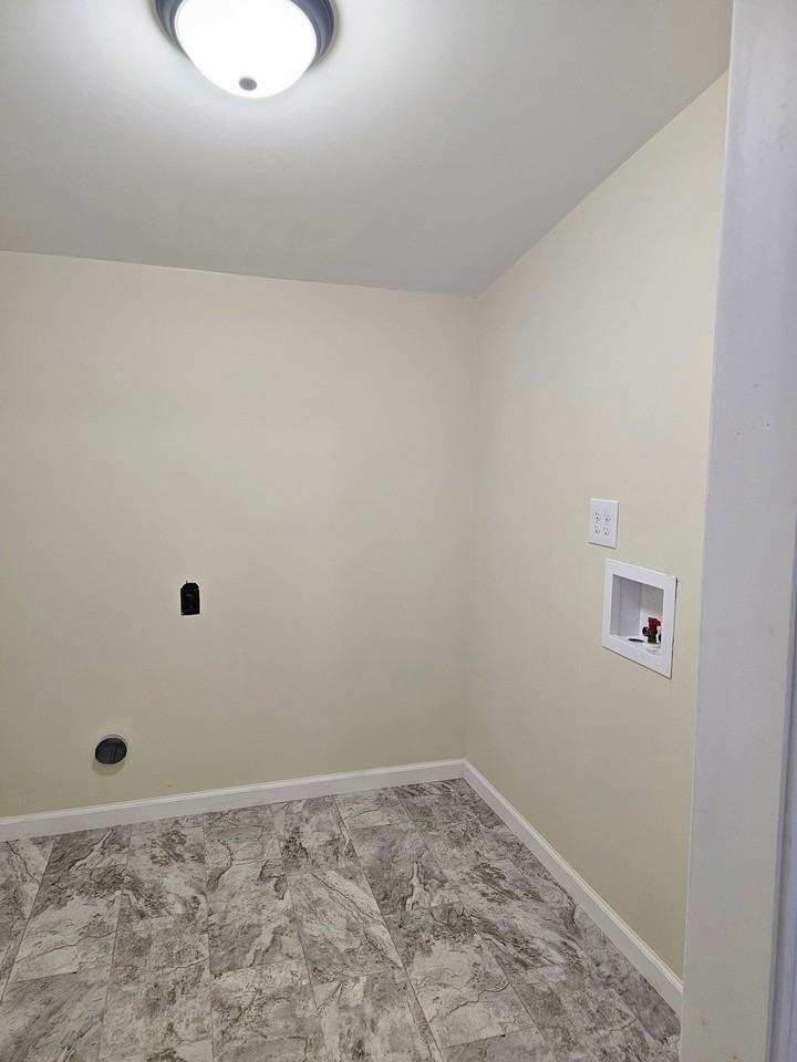 419 Montrose St - Photo 6 of 9