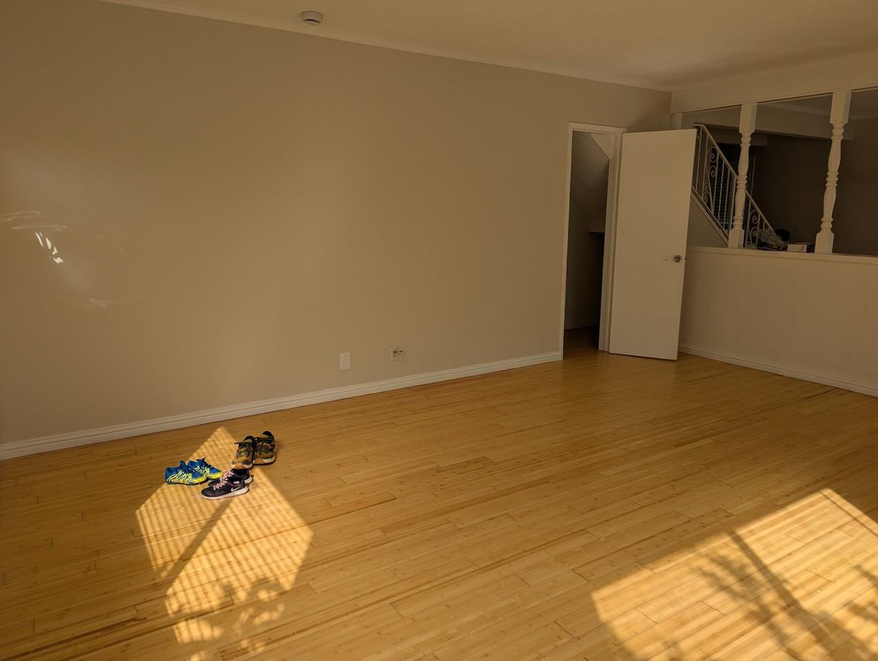 4601 W 173rd St - Photo 3 of 17