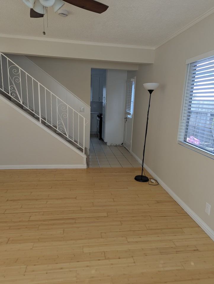 4601 W 173rd St - Photo 5 of 17