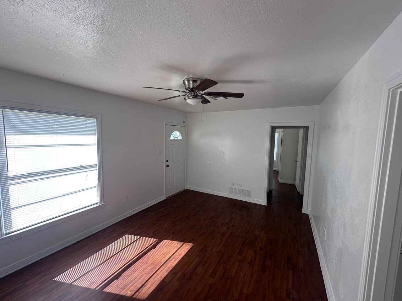 3625 Maple Ave - Photo 7 of 11