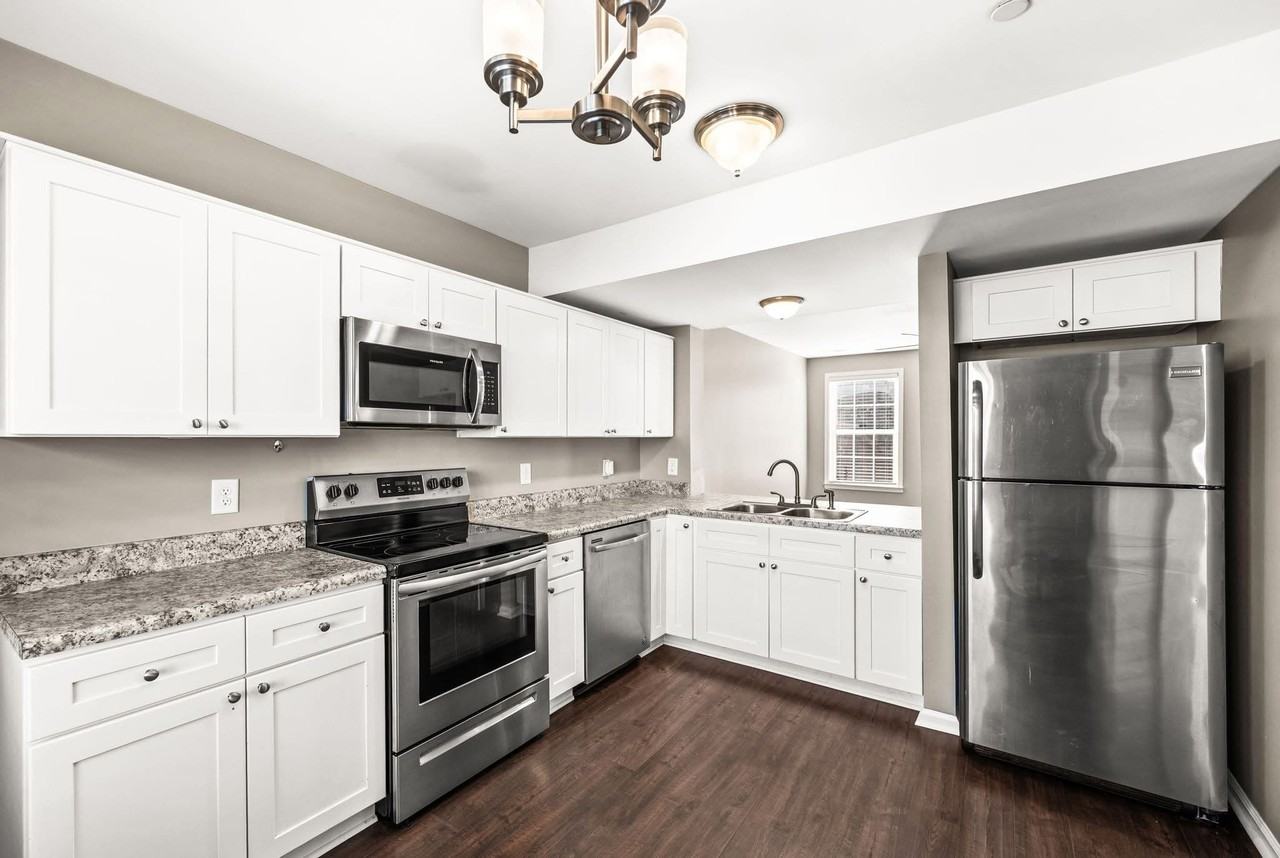 7213 Rosemary Ct - Photo 3 of 14